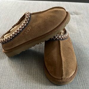 Ugg Chestnut Tasman Slipper